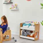 Bibliothèque Porte-Livres Dove 2 Niveaux - Bois Naturel et Blanc avec Poignées de Transport Montessori - Rangement Chambre Enfant Cozy Kids | Mobilier Organisation Bois Naturel