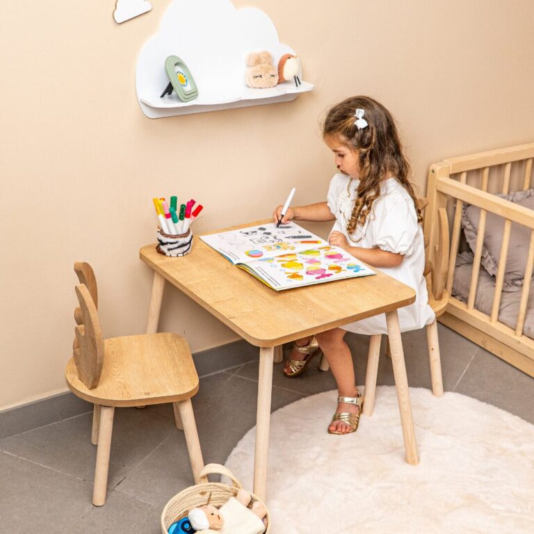 Ensemble Table et 2 Chaises Cerf en Bois Naturel | Design Bois de Cerf - Table et Chaise Enfant Montessori Cozy Kids | Mobilier Bois Naturel
