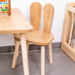 Ensemble Table et 2 Chaises Lapin en Bois Naturel | Design Bunny - Table et Chaise Enfant Montessori Cozy Kids | Mobilier Bois Naturel