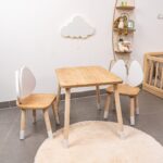 Ensemble Table et 2 Chaises Oreilles Lapin en Bois Naturel | Design Bunny - Table et Chaise Enfant Montessori Cozy Kids | Mobilier Bois Naturel