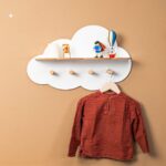 Étagère Murale Nuage avec 4 Patères en Bois | 2-en-1 Rangement & Accrochage - Rangement Chambre Enfant Cozy Kids | Mobilier Organisation Bois Naturel