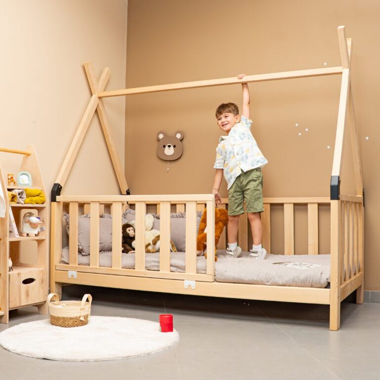 Lit Montessori Cabane Tipi en Bois Naturel avec Barrières - Lit Montessori Cabane Tipi Cozy Kids | Chambre Enfant Bois Naturel