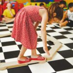 Poutre d'Équilibre Modulable en Bois Naturel – Set 6 Pièces Montessori pour Motricité 2-8 Ans - Poutre d'Équilibre Montessori Cozy Kids | Motricité et Développement 2-8 Ans