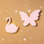 Veilleuses Murales LED Cygne Princesse & Papillon en Bois Peint à la Main - Veilleuse LED Bébé Cozy Kids | Nuage ou Ours en Bois Naturel