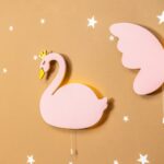 Veilleuses Murales LED Cygne Princesse & Papillon en Bois Peint à la Main - Veilleuse LED Bébé Cozy Kids | Nuage ou Ours en Bois Naturel