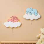 Veilleuses Murales LED Éléphant & Agneau sur Nuages en Bois Peint à la Main - Veilleuse LED Bébé Cozy Kids | Nuage ou Ours en Bois Naturel