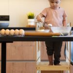 Tour d'Apprentissage Montessori en Bois Blanc et Naturel – Marchepied Évolutif Réglable 2-6 Ans - Tour d'Apprentissage Montessori Cozy Kids | Autonomie Enfant 2-6 Ans Bois Naturel