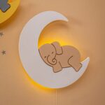 Veilleuse Murale LED Éléphant sur Lune en Bois Peint à la Main - Veilleuse LED Bébé Cozy Kids | Nuage ou Ours en Bois Naturel