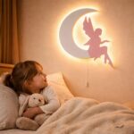Veilleuse Murale Fée sur Lune LED Bois Chambre Fille Magie