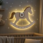 Veilleuse Murale LED Cheval à Bascule en Bois